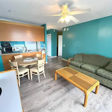 Royal Kuhio 1705 - Spacious Corner Unit With Stunning Mountain Views In The Heart Of Waikiki!